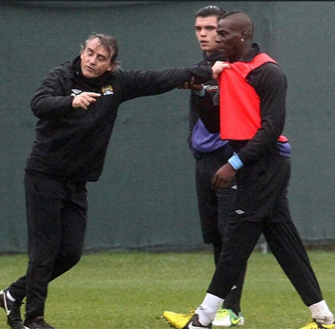 Nhưng rồi đến chính Mancini cũng ngán ngẩm Balotelli