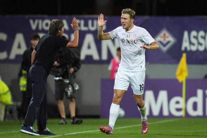 HLV Antonio Conte của Napoli rất hài lòng với màn ra mắt của Hojlund