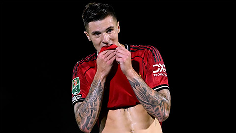 Fan MU chê Sesko còn tệ hơn Antony  Fan MU chê Sesko còn tệ hơn Antony