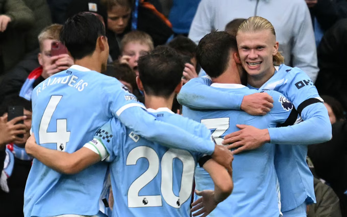 Man City đã dễ dàng nhấn chìm MU ở Etihad