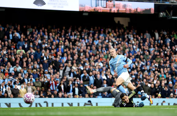 Haaland hoàn tất cú đúp