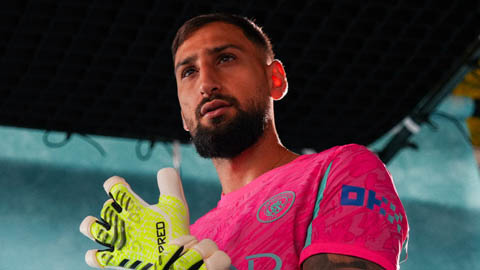 Với Gianluigi Donnarumma, Man City lại cười nhạo MU  Với Gianluigi Donnarumma, Man City lại cười nhạo MU