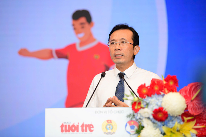 Ông Trần Xuân Toàn - Phó Tổng biên tập báo Tuổi trẻ phát biểu tại cuộc họp báo. Ảnh: Thiện Đức