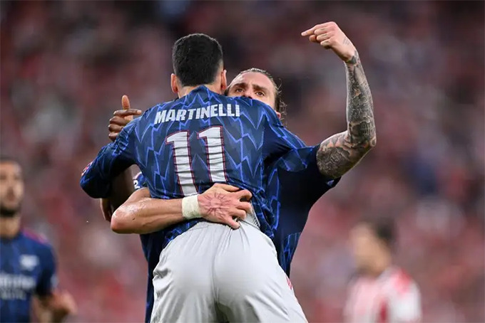 Gabriel Martinelli vào sân và lập tức tạo khác biệt