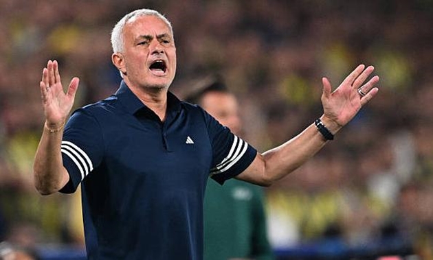 Mourinho đã bị Fenerbahce sa thải