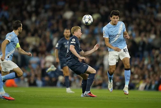 De Bruyne rất mong chờ màn tái ngội đội bóng cũ Man City