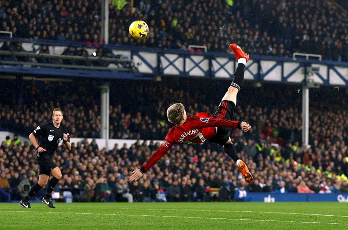 Pha xe đạp chổng ngược mang tính biểu tượng của Garnacho