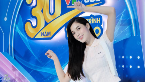 Hotgirl bóng chuyền Đặng Thu Huyền lại gây bão mạng  Hotgirl bóng chuyền Đặng Thu Huyền lại gây bão mạng