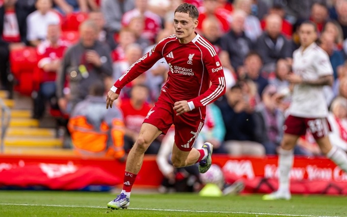 Phải đến giữa hiệp 2, HLV Arne Slot của Liverpool mới tung tiền vệ Florian Wirtz vào sân