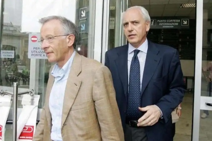 Bác sĩ Riccardo Agricola (trái) đứng sau những "mũi tiêm lạ" dành cho các cầu thủ Juve