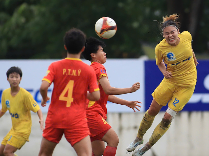 Hải Yếnn (áo vàng) liệu có giúp Hà Nội thắng được TP.HCM I? Ảnh: Phan Tùng 