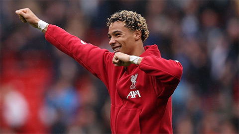 Ekitike đang biến Isak thành 'bom xịt'?  Ekitike đang biến Isak thành 'bom xịt'?