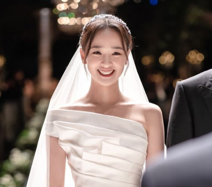 Ảnh cưới của Son Yeon Jae