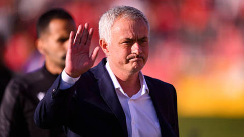 Jose Mourinho tái xuất tưng bừng cùng Benfica  Jose Mourinho tái xuất tưng bừng cùng Benfica