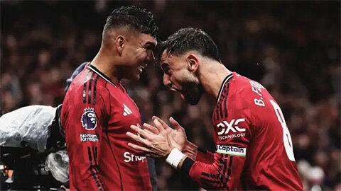  Đừng chê nữa, hãy để Bruno Fernandes yên ổn đá tiền vệ trung tâm