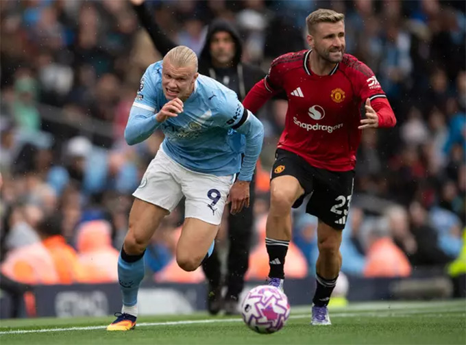Shaw đã chơi rất tệ trong trận derby thành Manchester