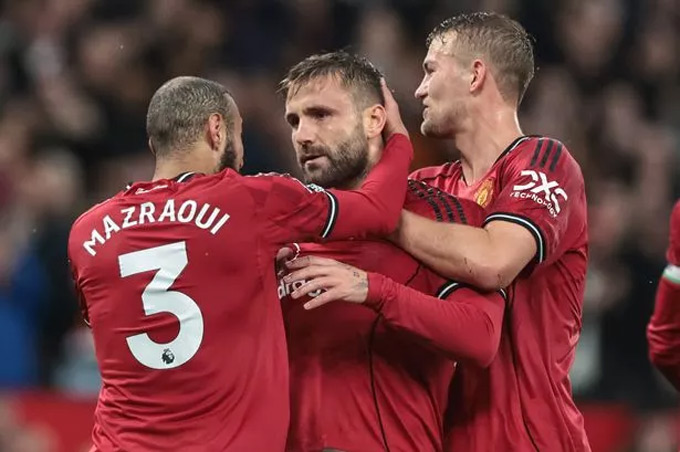 MU vẫn đang ngụp lặn dưới thời Amorim