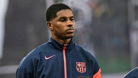 Marcus Rashford bị HLV Flick phạt vì phạm luật tại Barca  Marcus Rashford bị HLV Flick phạt vì phạm luật tại Barca