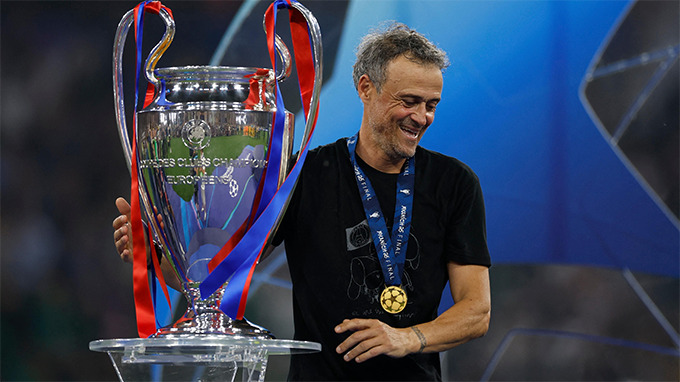 Lucho cũng không dự lễ trao giải Quả bóng vàng, dù ông là ứng viên nặng ký cho danh hiệu HLV xuất sắc nhất năm