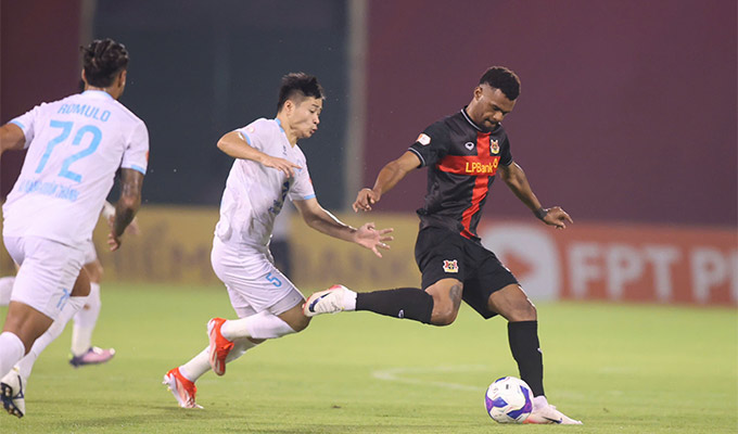 Ninh Bình cho thấy họ không còn là "ngựa ô" sau chiến thắng thuyết phục trước Nam Định - Ảnh: Đức Cường 