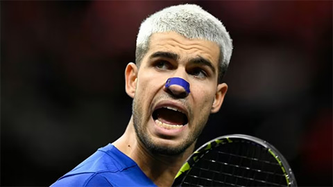 Carlos Alcaraz 'tham bát bỏ mâm', nguy cơ lỡ ATP Finals & ngôi số 1 thế giới  Carlos Alcaraz 'tham bát bỏ mâm', nguy cơ lỡ ATP Finals & ngôi số 1 thế giới