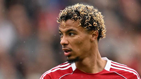 Hugo Ekitike lên tiếng sau khi bị HLV Arne Slot chỉ trích vì chiếc thẻ đỏ 'ngu ngốc'  Hugo Ekitike lên tiếng sau khi bị HLV Arne Slot chỉ trích vì chiếc thẻ đỏ 'ngu ngốc'