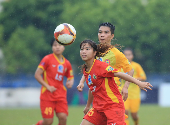 TP.HCM I (áo vàng) vượt trội so với các đàn em ở TP.HCM II - Ảnh: Phan Tùng