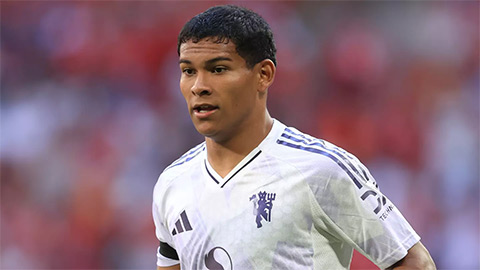 Diego Leon của MU bị nghi ngờ là 'hàng fake'  Diego Leon của MU bị nghi ngờ là 'hàng fake'