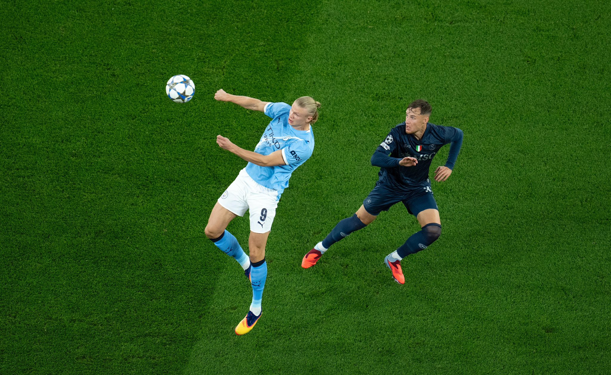 Haaland đang là trung phong hàng đầu của bóng đá thế giới