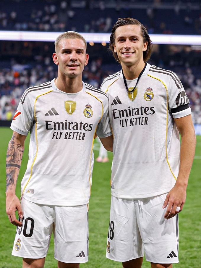 Trong khi "hàng xóm" Real Madrid mua sắm hiệu quả trong "phiên chợ" Hè 2025