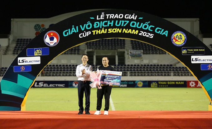 U17 SHB Đà Nẵng nhận giải Fair-play