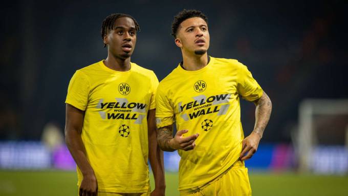 Jamie Gittens và Jadon Sancho khi cùng trong màu áo Dortmund