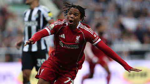 Rio Ngumoha bị 'cấm' vào phòng thay đồ Liverpool   Rio Ngumoha bị 'cấm' vào phòng thay đồ Liverpool