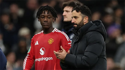 Lời hứa 'mẹ mìn' của Amorim với Mainoo  Lời hứa 'mẹ mìn' của Amorim với Mainoo