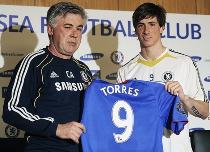 Dù được Ancelotti can ngăn, nhưng Abramovich vẫn quyết mua Fernando Torres năm 2011