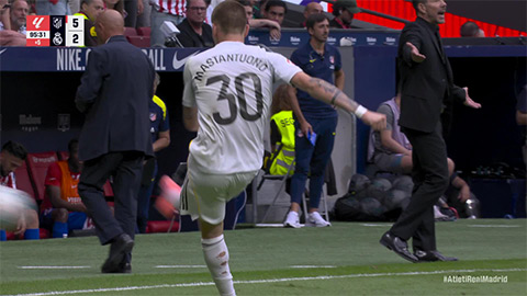 Sao trẻ Real có hành động không đẹp sau trận thua đau ở derby Madrid  Sao trẻ Real có hành động không đẹp sau trận thua đau ở derby Madrid