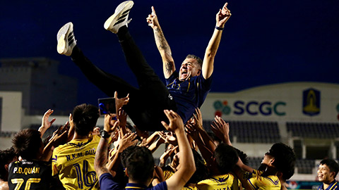 Bóng đá Việt Nam đúng khi không vội nhập tịch như Malaysia  Bóng đá Việt Nam đúng khi không vội nhập tịch như Malaysia