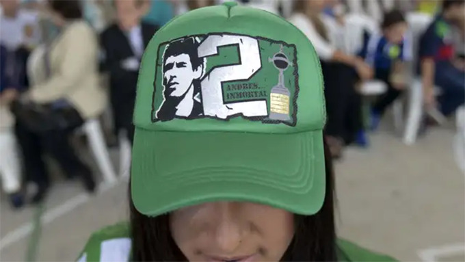 Với NHM, Escobar luôn là thần tượng trong lòng họ