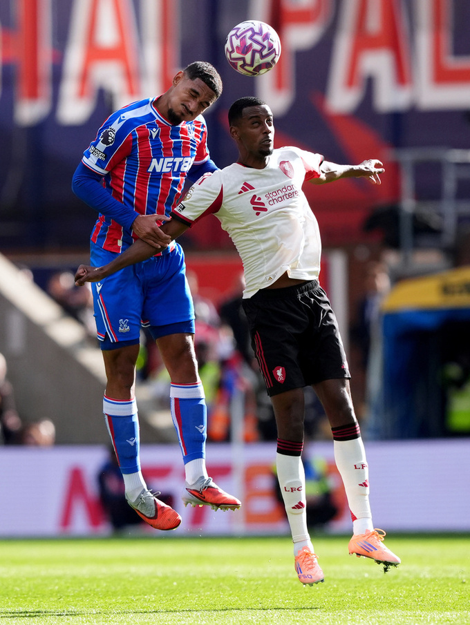 Alexander Isak không có nổi 1 cú dứt điểm trúng đích ở trận đấu với Crystal Palace