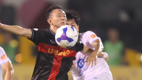 Đội bóng của bầu Thuỵ nhận cú ‘sốc’ từ người cũ của bầu Đức  Đội bóng của bầu Thuỵ nhận cú ‘sốc’ từ người cũ của bầu Đức