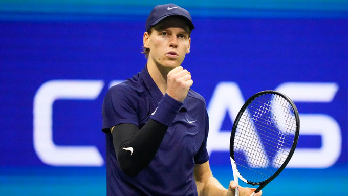 Sinner vẫn giành chiến thắng để vào tứ kết