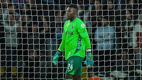 Onana thủng lưới 2 bàn trong 1 phút, bị đồng đội nổi điên mắng chửi  Onana thủng lưới 2 bàn trong 1 phút, bị đồng đội nổi điên mắng chửi