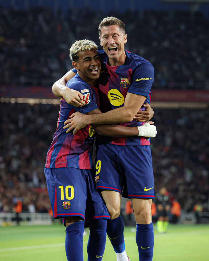 Yamal đang là đối tác ăn ý của Lewandowski