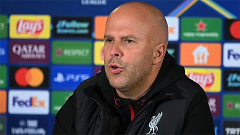 Arne Slot giải thích lý do loại Federico Chiesa  Arne Slot giải thích lý do loại Federico Chiesa