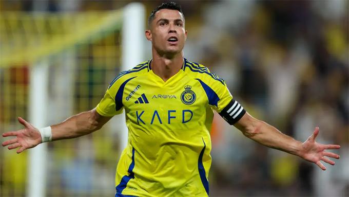 Ronaldo trong màu áo Al Nassr 