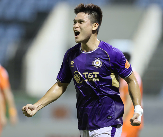 Tuấn Hải tiếp tục lập công - Ảnh: Sông Hàn 