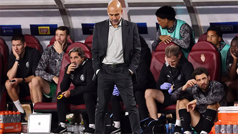 Pep Guardiola nổi điên với trọng tài vì quả penalty phút cuối  Pep Guardiola nổi điên với trọng tài vì quả penalty phút cuối