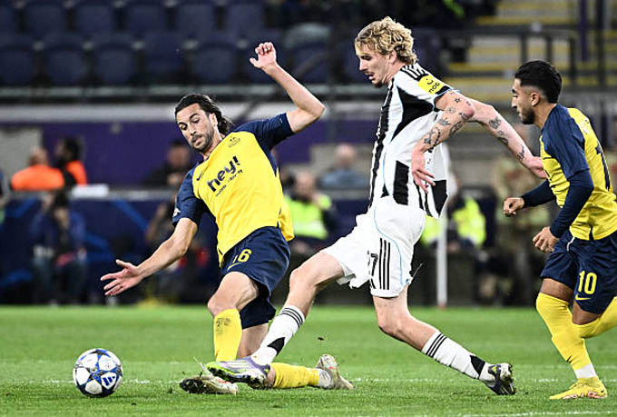 Woltemade đang chơi cực hay ở Newcastle