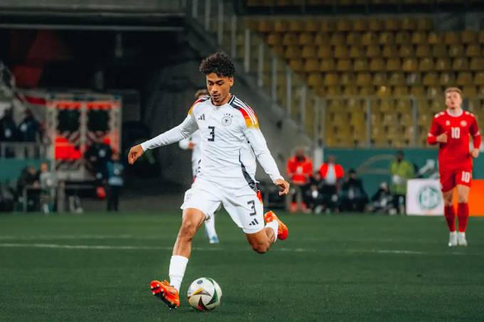 Nathaniel Brown trong màu áo U21 Đức