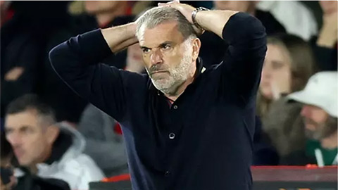 Ange Postecoglou bị la ó khi trở thành HLV tệ nhất thế kỷ  Ange Postecoglou bị la ó khi trở thành HLV tệ nhất thế kỷ